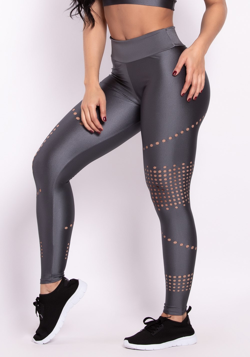 Calça legging grafite com detalhes em tule e tela